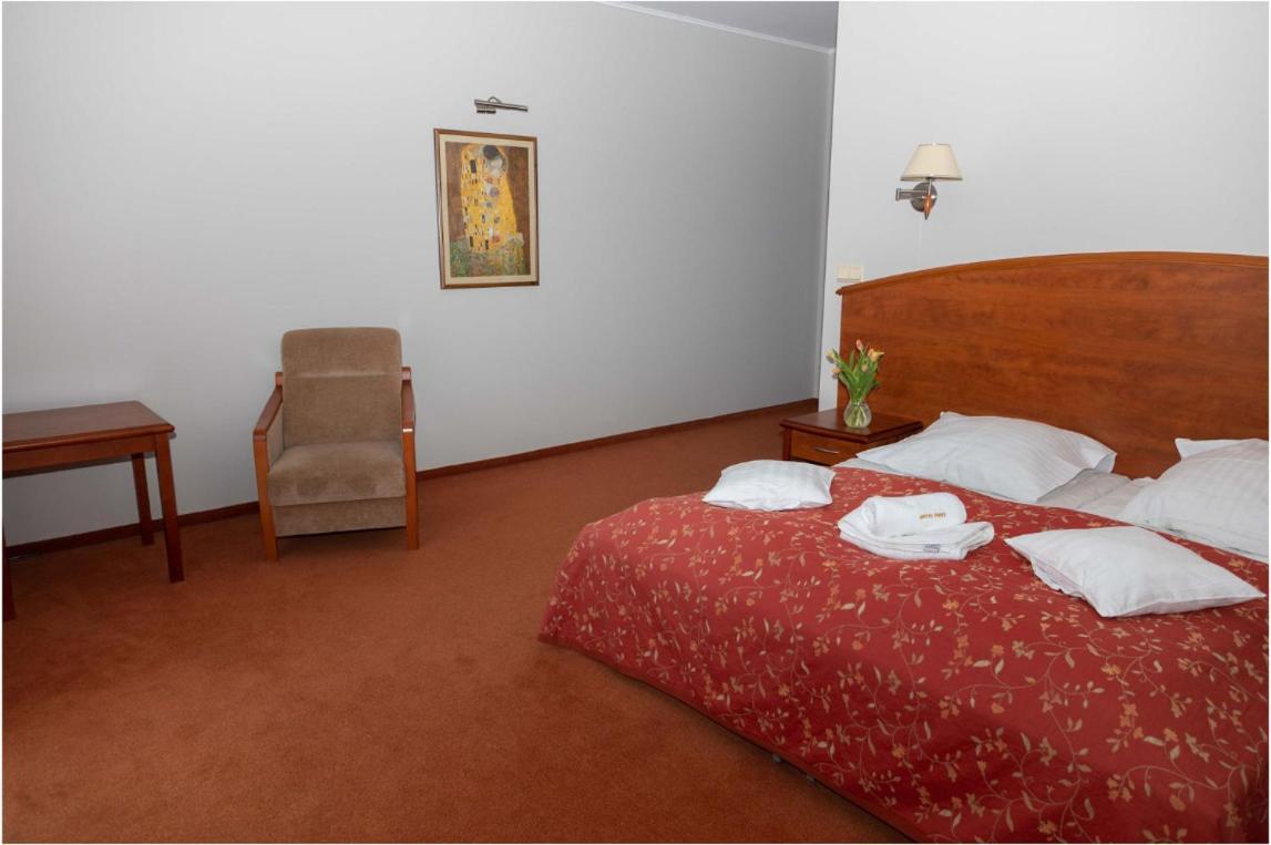 Hotel Piast Cedynia Buitenkant foto