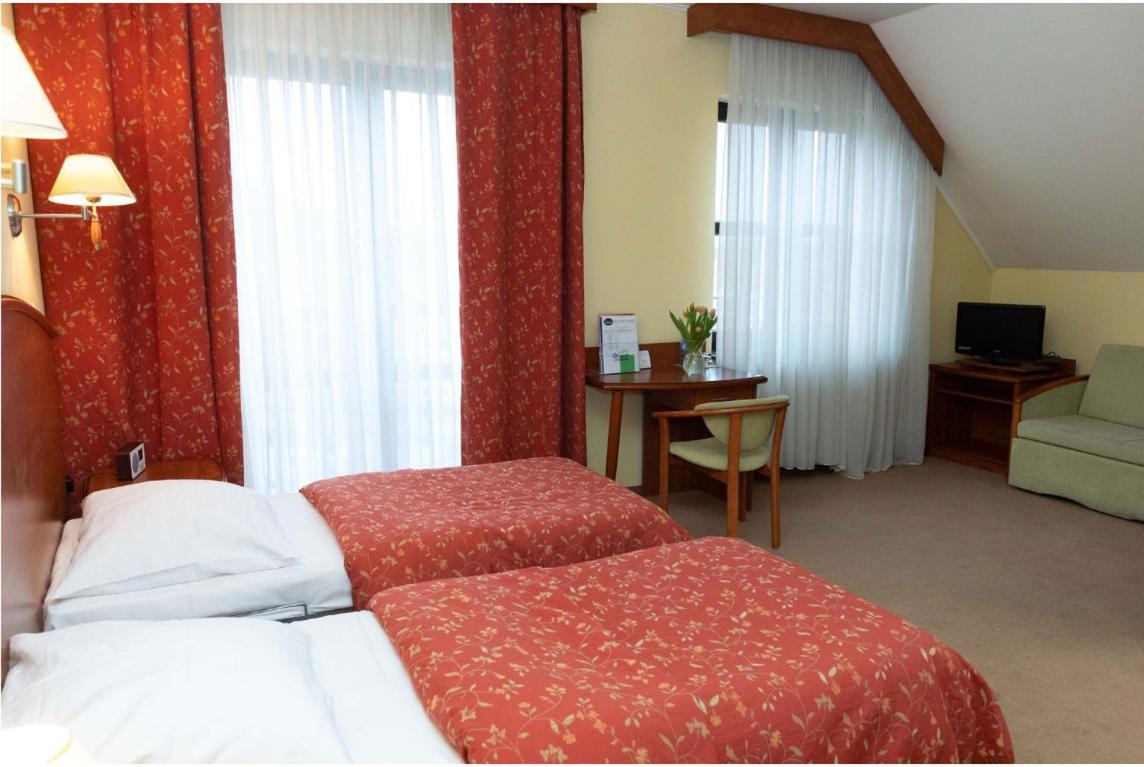 Hotel Piast Cedynia Buitenkant foto