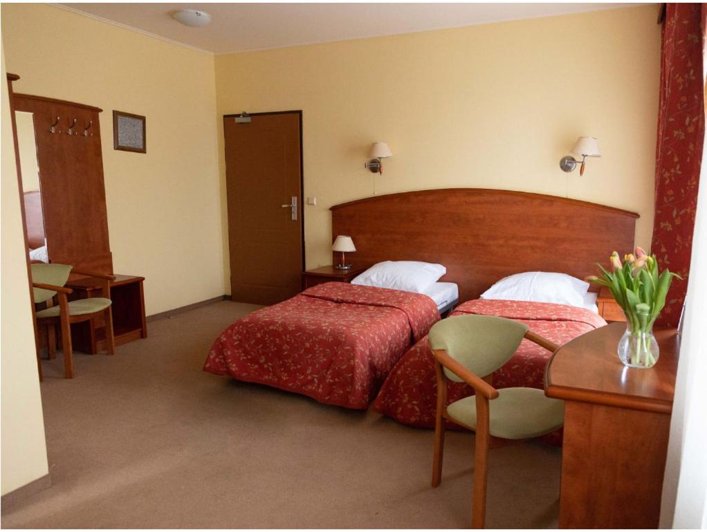 Hotel Piast Cedynia Buitenkant foto