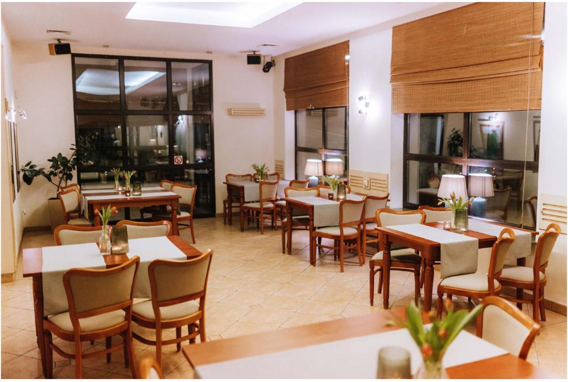 Hotel Piast Cedynia Buitenkant foto