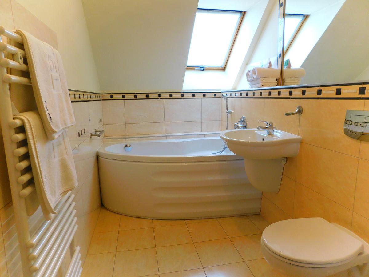 Hotel Piast Cedynia Buitenkant foto
