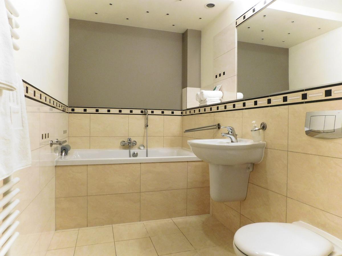 Hotel Piast Cedynia Buitenkant foto