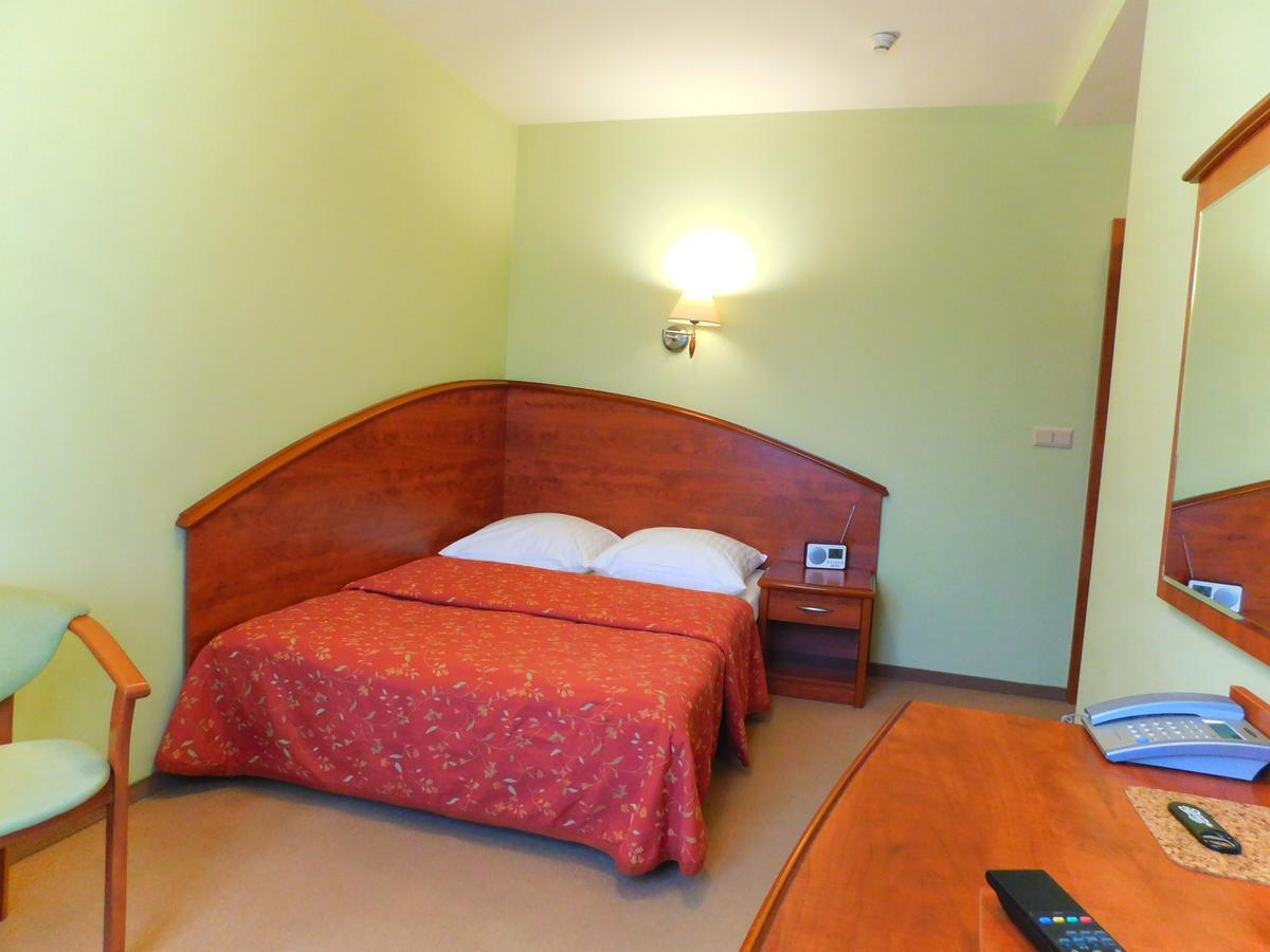 Hotel Piast Cedynia Buitenkant foto